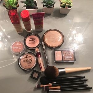 Lot of 17 Drugstore Cosmetic Items!!